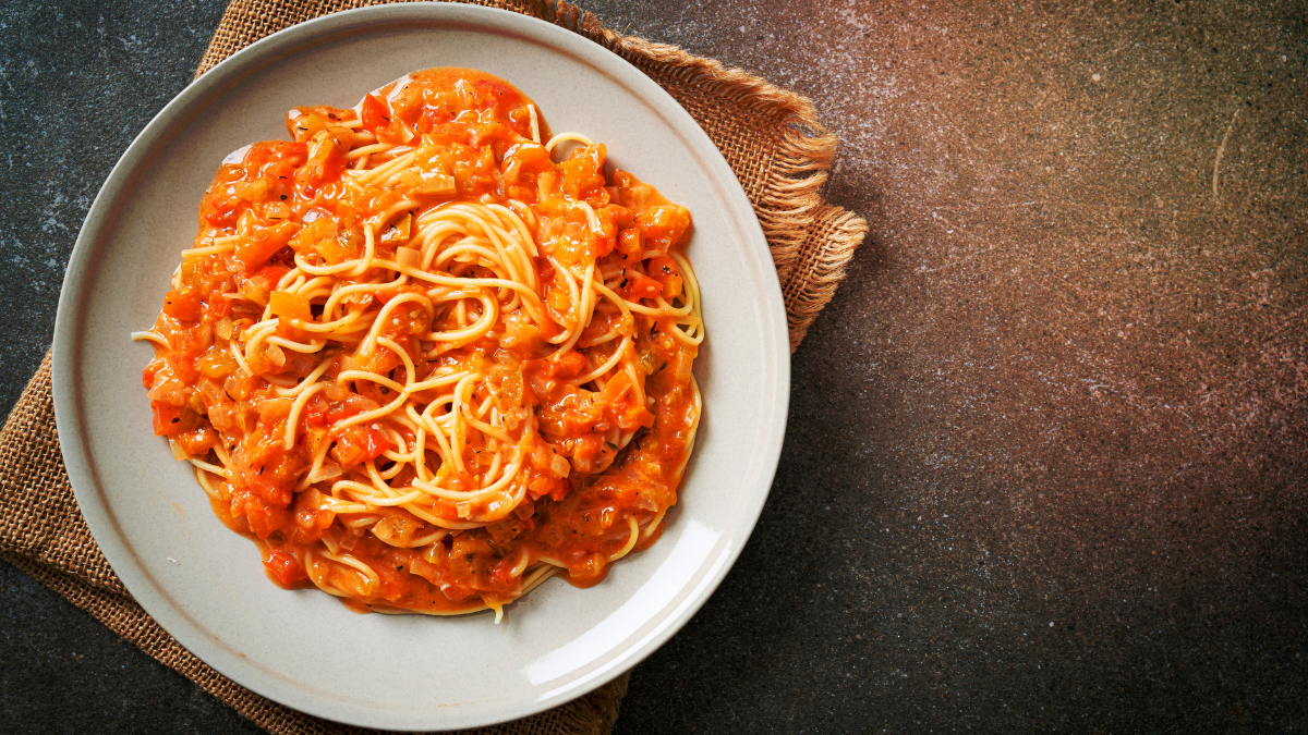 The best, creamy roasted red pepper vegan pasta